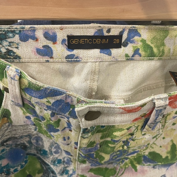 New Genetic Denim- size 28 - Picture 3 of 8